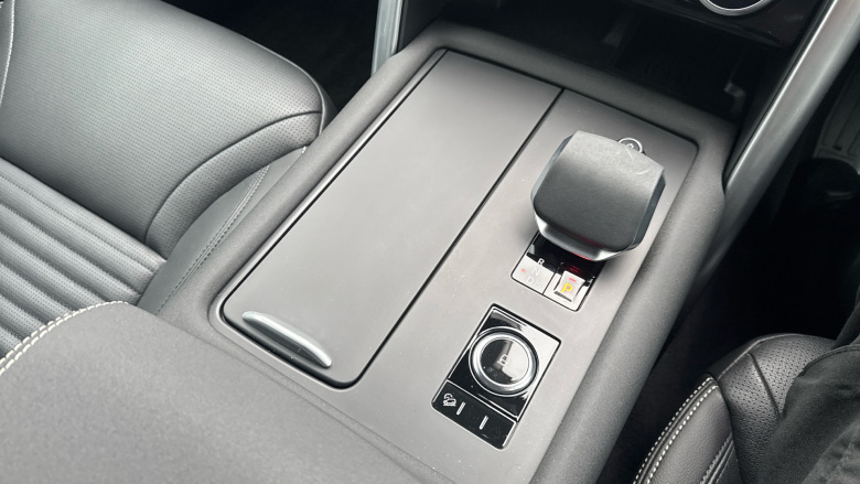 Land Rover Discovery 3.0 D350 Dynamic SE 5dr Auto Diesel Station Wagon